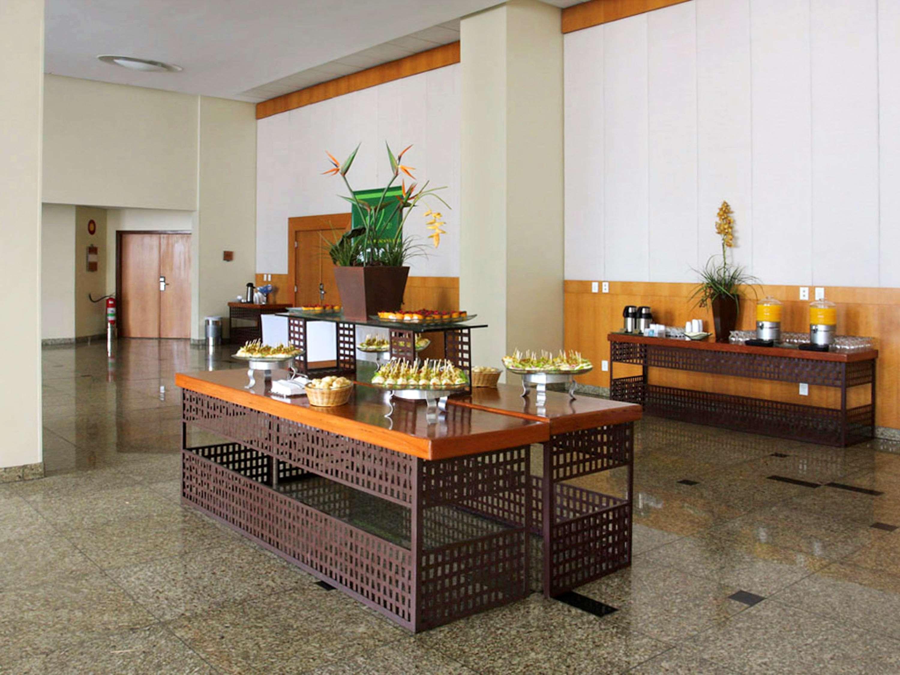 Mercure Belo Horizonte Lourdes Restoran gambar
